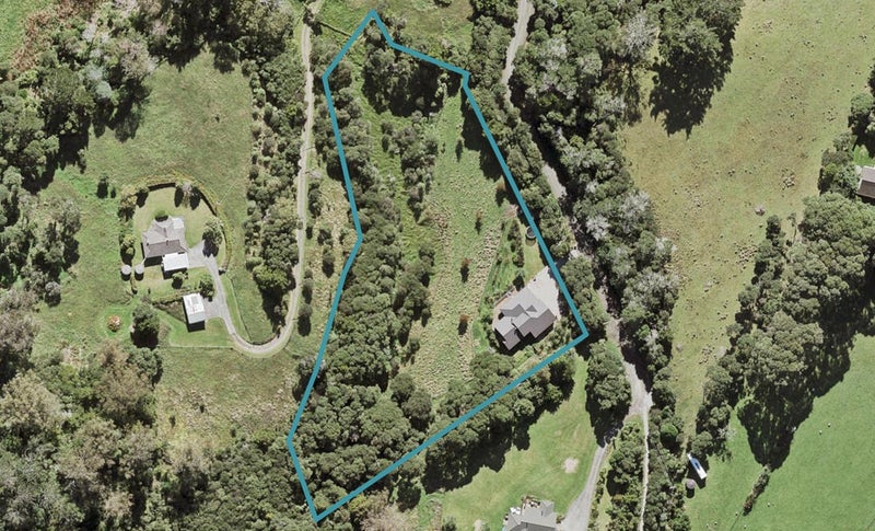 175 Kauri Crescent, Kumeu - Carousel 1