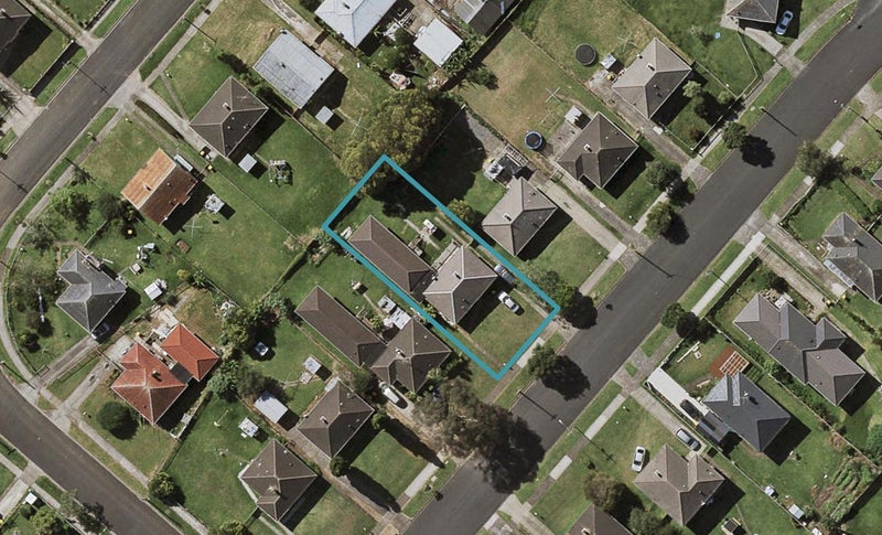 84 Gilbert Road, Otara, Auckland - Carousel 1