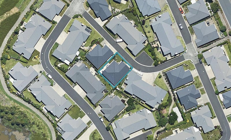 7 Fremont Way, Pyes Pa, Tauranga - Carousel 1