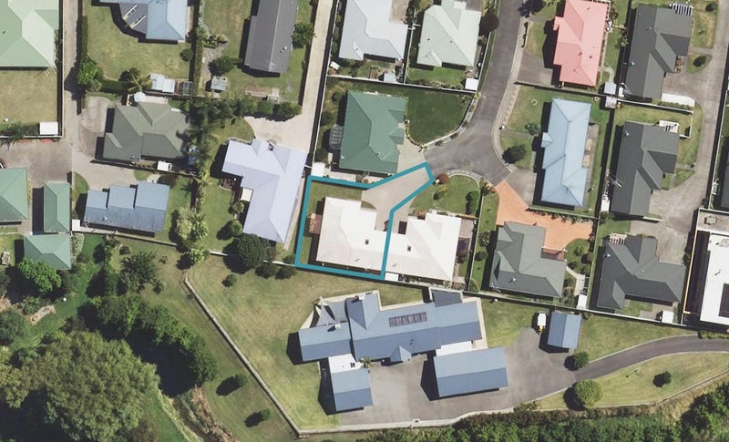 1/8 Helen-Mary Place, Lytton West, Gisborne - Carousel 1