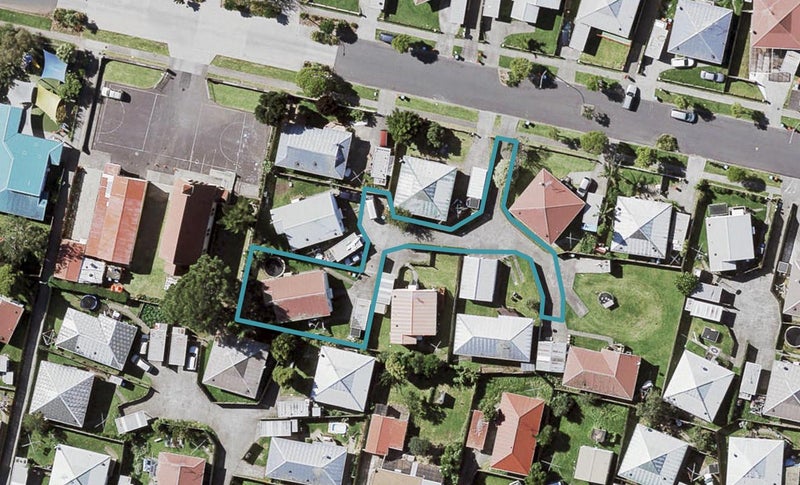 81B Maybury Street, Point England, Auckland - Carousel 1