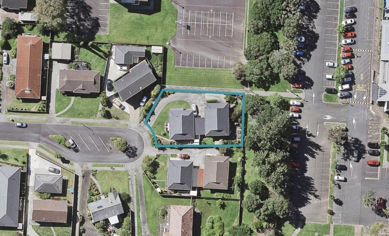 1/25 Benygloe Place, Highland Park, Auckland - Carousel 1
