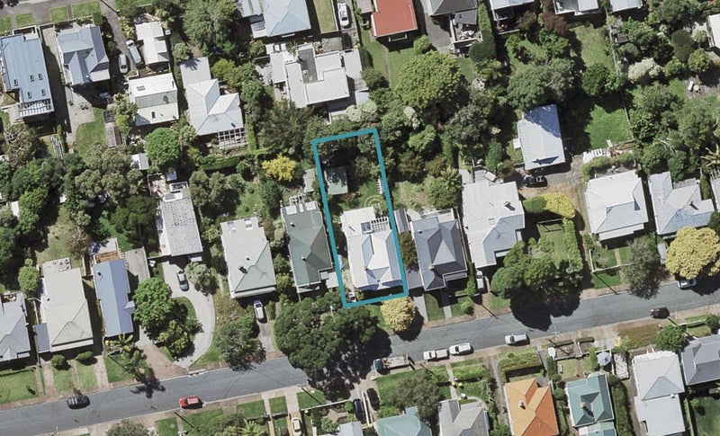 16 St Leonards Road, Devonport, Auckland - Carousel 1