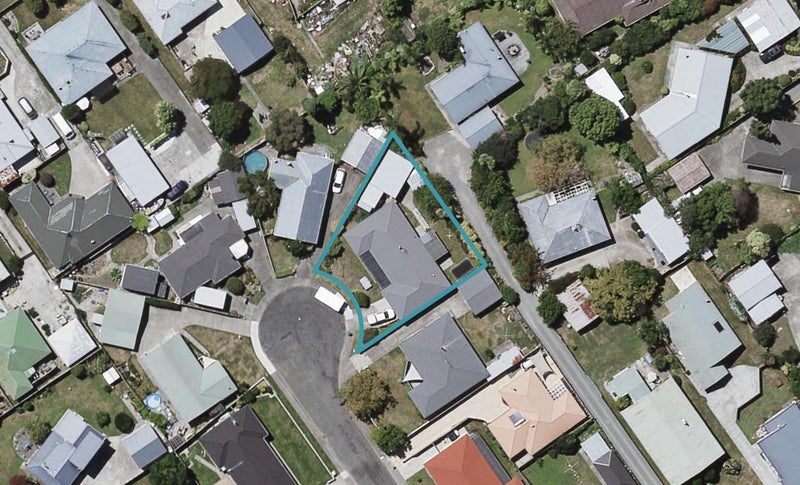 204 Galway Place, Mayfair, Hastings - Carousel 1