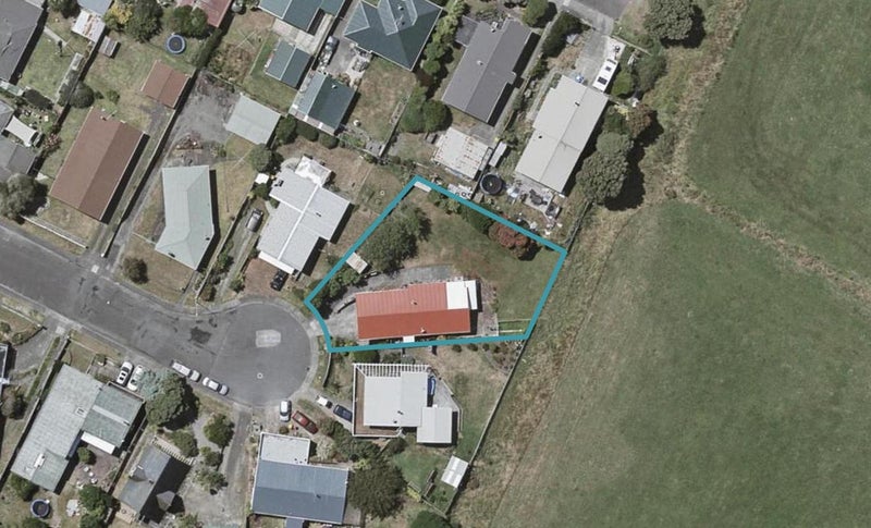 10 O'Rourke Place, Otaki Beach, Otaki - Carousel 1