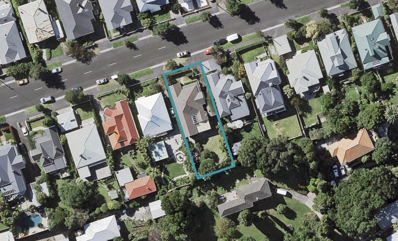 27 Allenby Avenue, Devonport, Auckland - Carousel 1