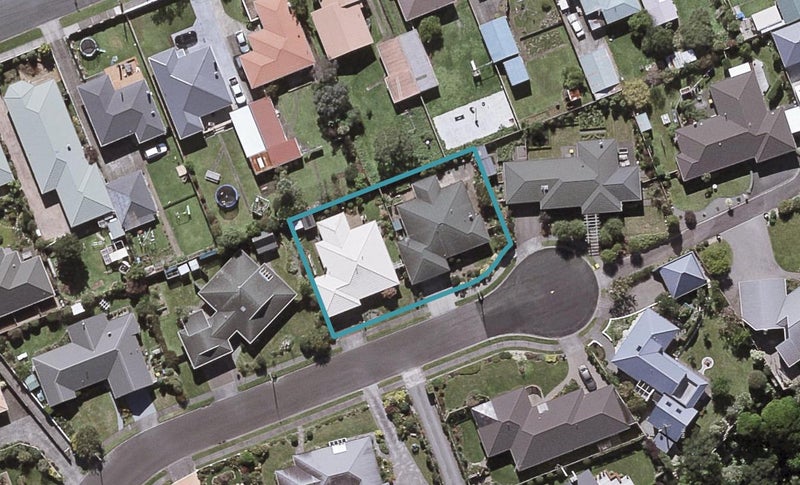 2/2 Waiwera Place, Merrilands, New Plymouth - Carousel 1