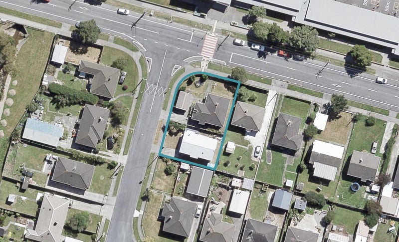 2/1 Strand Crescent, Naenae, Lower Hutt - Carousel 1