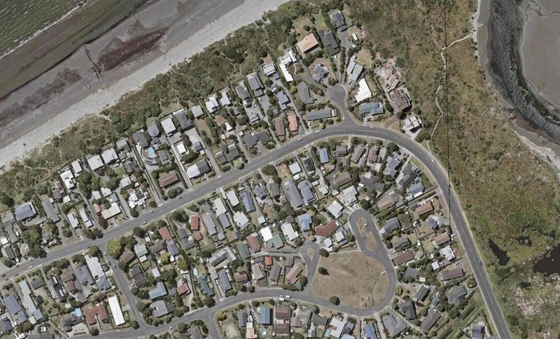 240 Manly Street, Paraparaumu Beach, Paraparaumu - Carousel 1