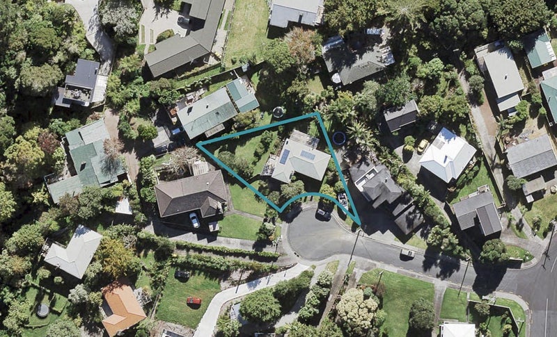 5 Cronin Place, Beach Haven, Auckland - Carousel 1