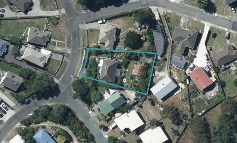 28 Chaffey Crescent, Titahi Bay, Porirua - Carousel 1