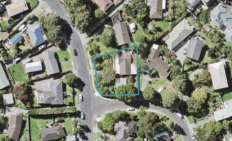 27 Robbies Road, Shelly Park, Auckland - Carousel 1