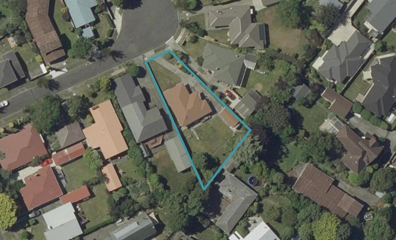 8 Athlone Place, Hokowhitu, Palmerston North - Carousel 1