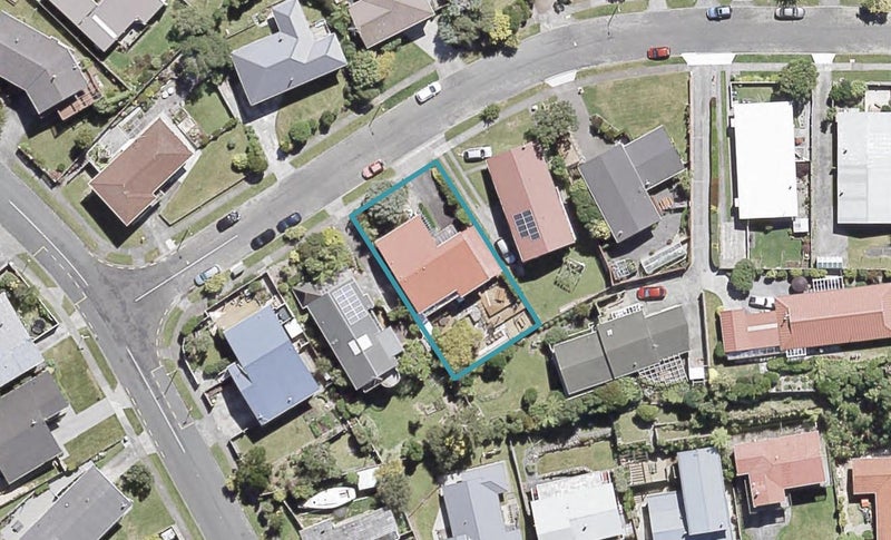 24 Reese Jones Grove, Maungaraki, Lower Hutt - Carousel 1