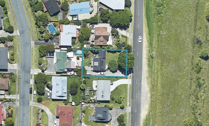 18 Ranginui Road, Welcome Bay, Tauranga - Carousel 1