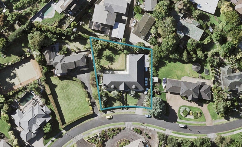 7 Chisbury Terrace, Shelly Park, Auckland - Carousel 1
