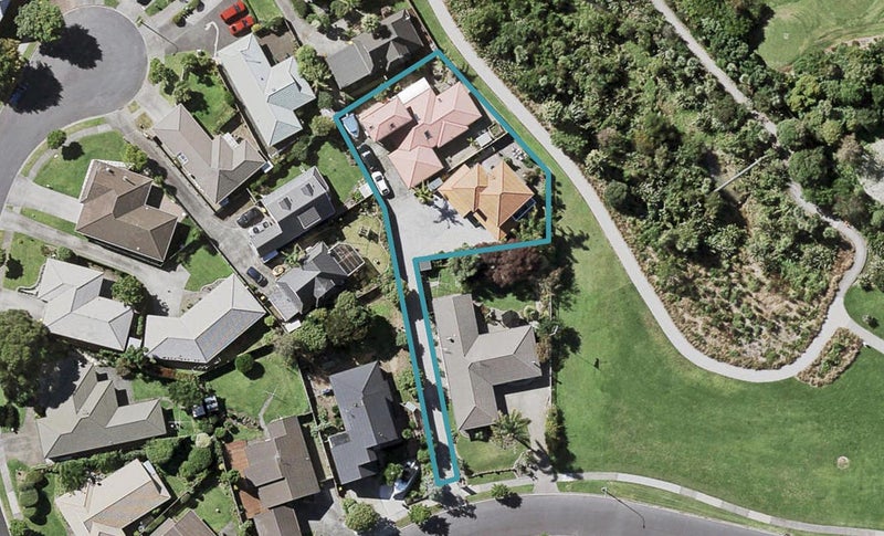 2/57 West Fairway, Golflands, Auckland - Carousel 1
