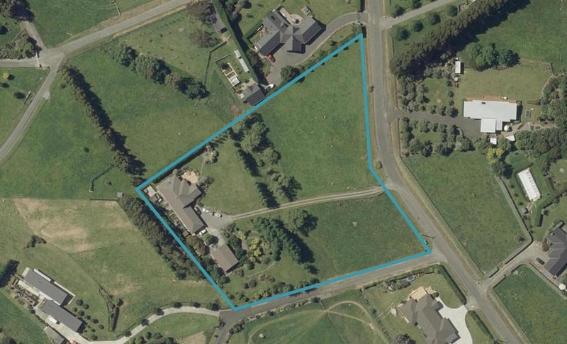 21 Oram Drive, Turitea, Palmerston North - Carousel 1