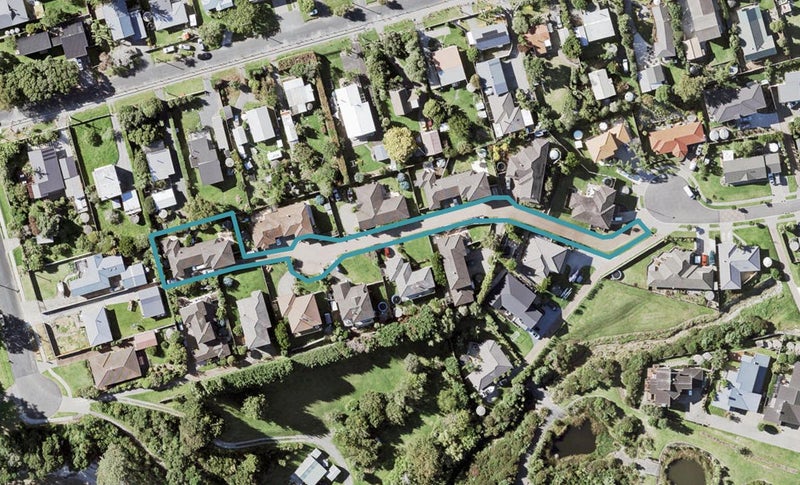 31 Toomer Place, Beachlands, Auckland - Carousel 1