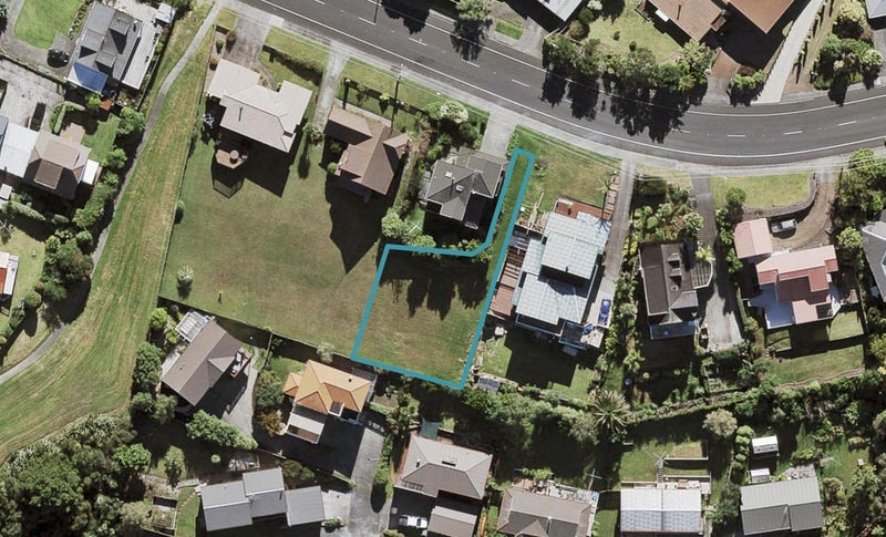 95A Luckens Road, West Harbour, Auckland - Carousel 1