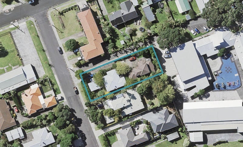 1/3 Harrison Avenue, Belmont, Auckland - Carousel 1