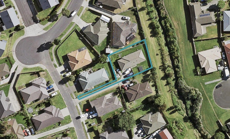 26 Castlefinn Drive, Weymouth, Auckland - Carousel 1
