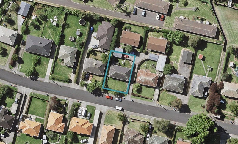 17 Caen Road, Panmure, Auckland - Carousel 1