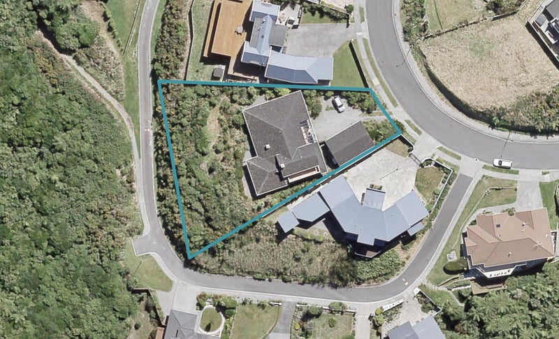 27 Arahiwi Grove, Tirohanga, Lower Hutt - Carousel 1