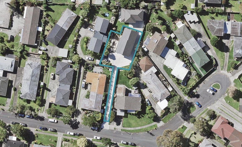 16 Ballater Place, Highland Park, Auckland - Carousel 1