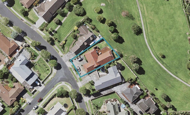 20 Leicester Parade, Somerville, Manukau - Carousel 1