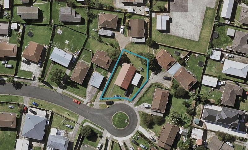 20 Caserta Place, Clover Park, Auckland - Carousel 1