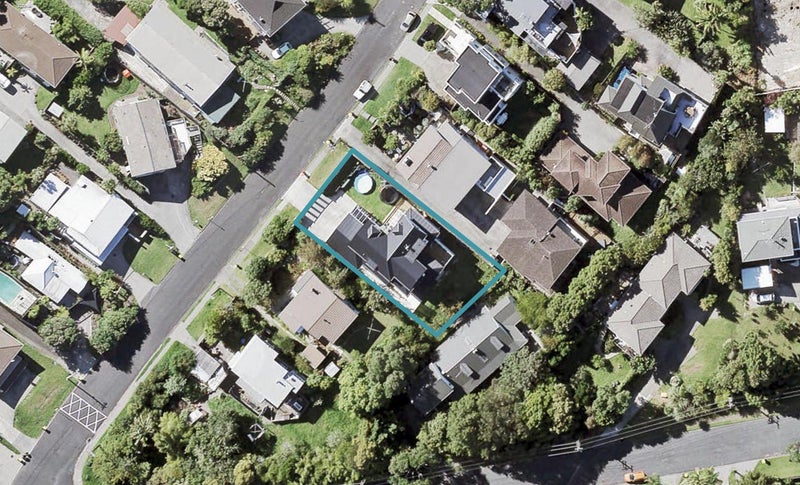 8 Korotaha Terrace, Rothesay Bay, Auckland - Carousel 1