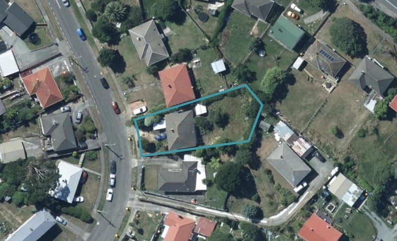 46 Cornwall Crescent, Cannons Creek, Porirua - Carousel 1