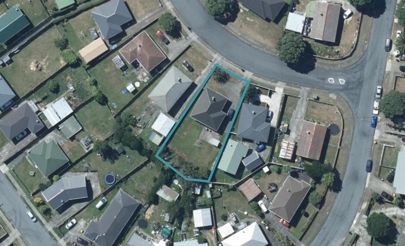 5 Natone Street, Waitangirua, Porirua - Carousel 1