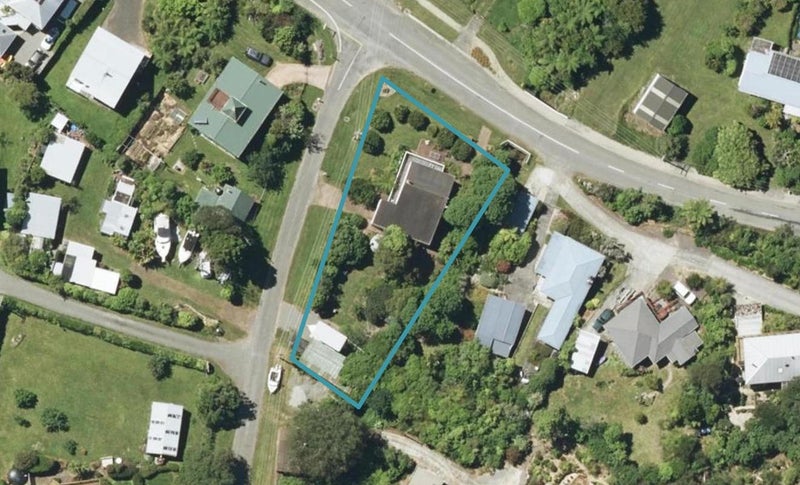 2326 Queen Charlotte Drive, Ngakuta Bay - Carousel 1