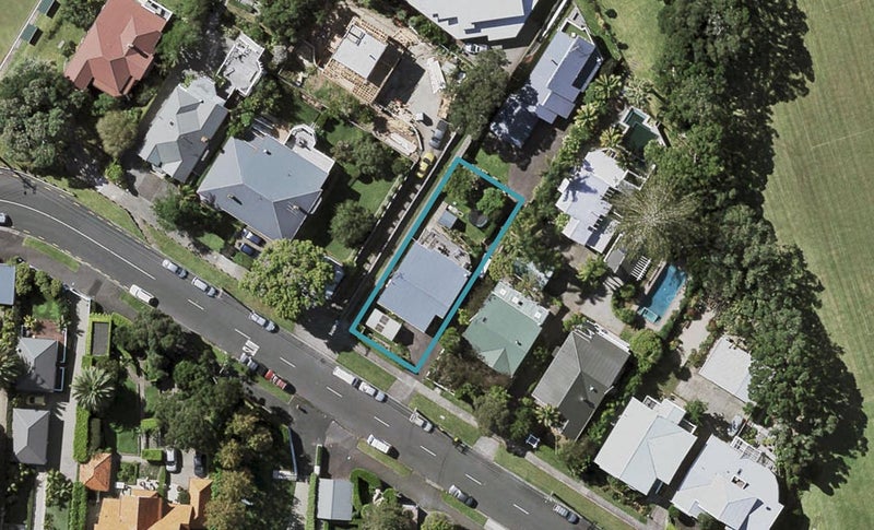 10 Stanley Point Road, Stanley Point, Auckland - Carousel 1