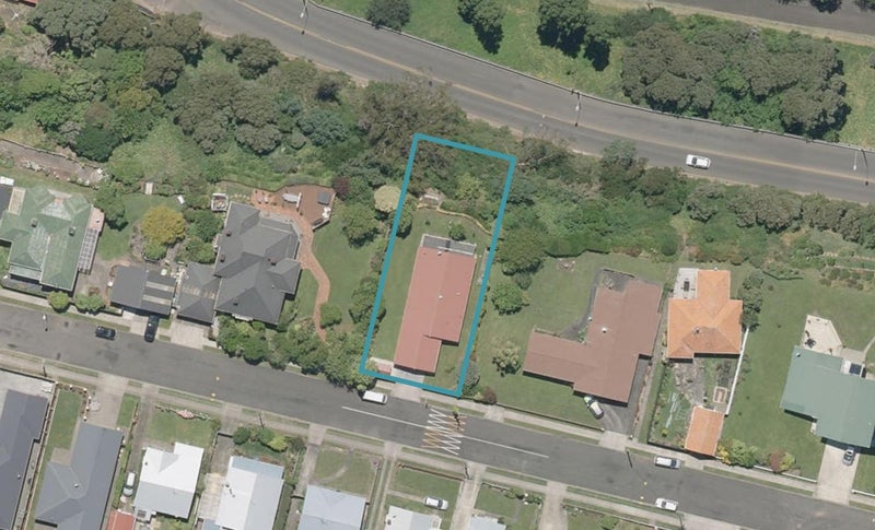 13 Stark Street, Durie Hill, Whanganui - Carousel 1