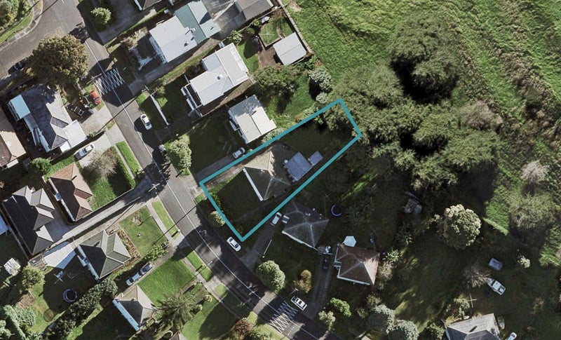 15 Roseman Avenue, Mount Roskill, Auckland - Carousel 1