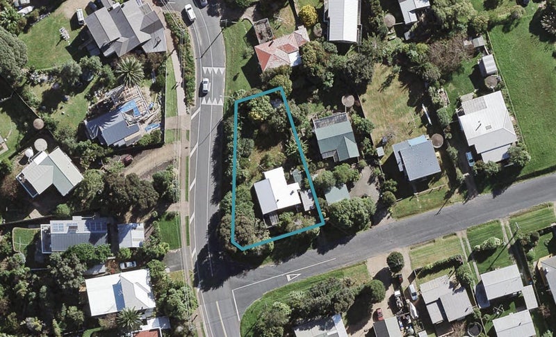 1 Alison Road, Surfdale, Waiheke Island - Carousel 1