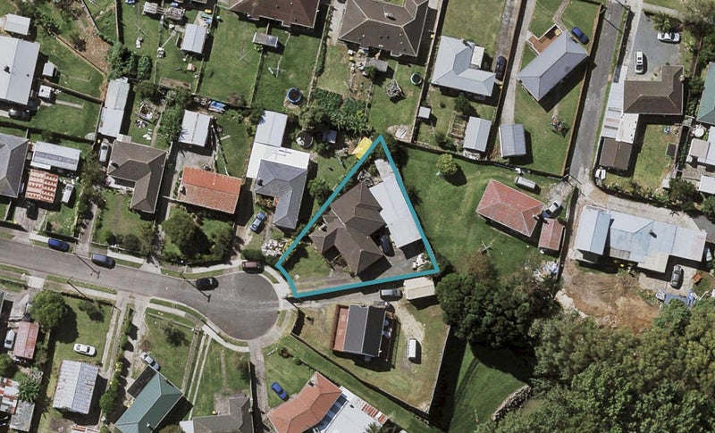 10 Berrett Place, Otara, Auckland - Carousel 1