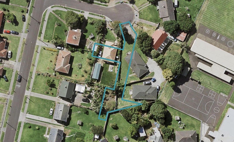 3 Takoto Way, Point England, Auckland - Carousel 1