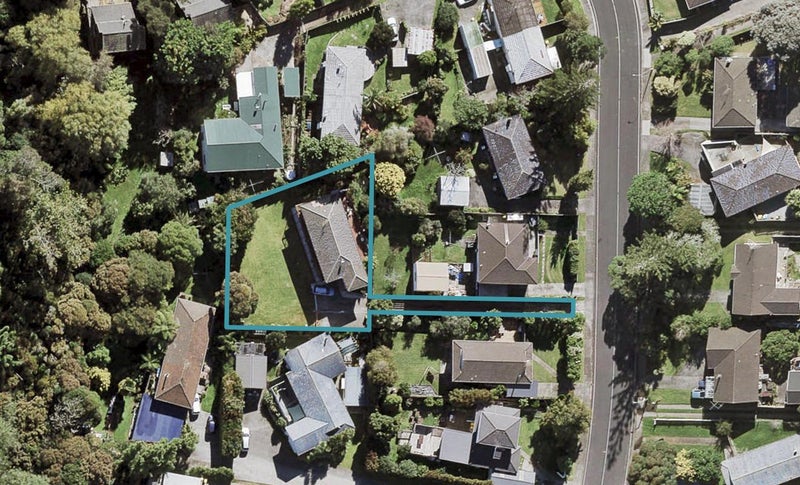 43 Hellyers Street, Birkdale, Auckland - Carousel 1
