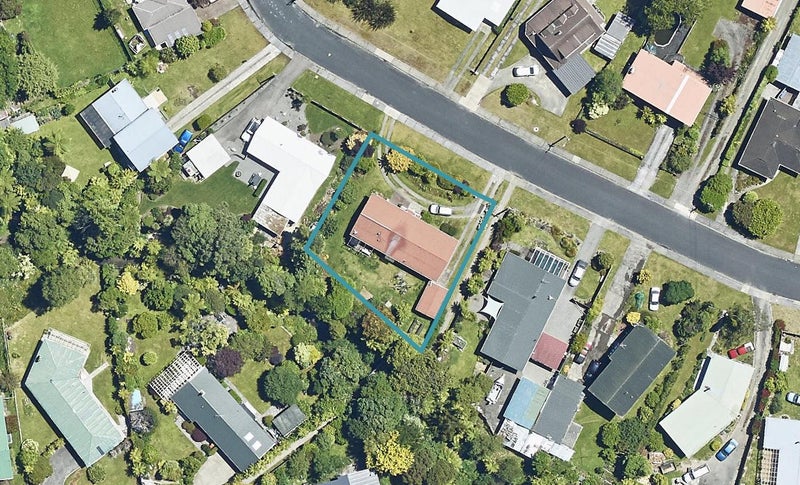 7 Darroch Street, Fairy Springs, Rotorua - Carousel 1