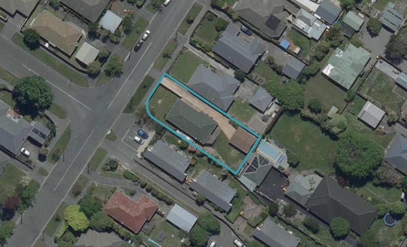 24 Manor Place, Bryndwr, Christchurch - Carousel 1