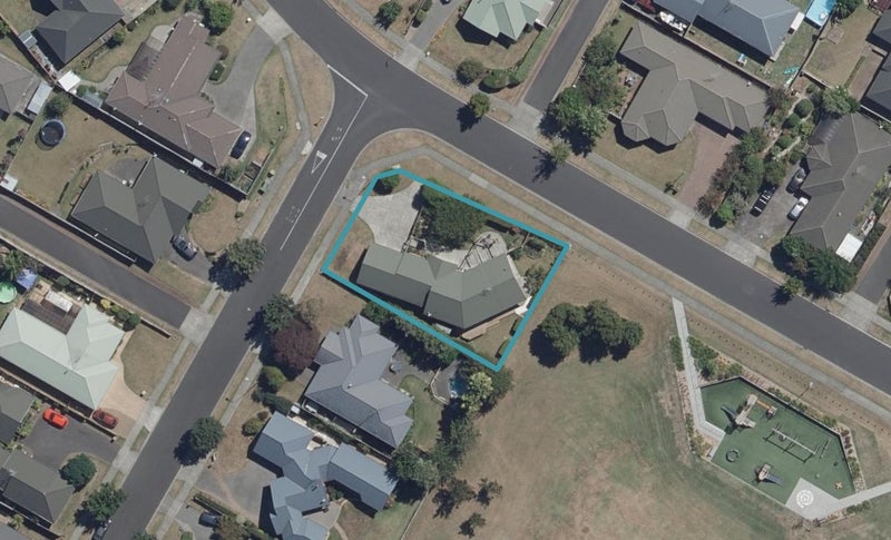 1 Limousin Place, Grandview Heights, Hamilton - Carousel 1