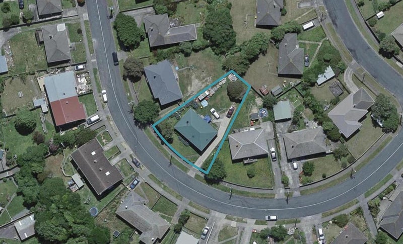27 Davidson Crescent, Tawa, Wellington - Carousel 1