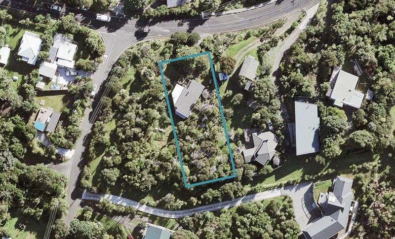 97 Seaview Road, Piha, New Lynn - Carousel 1