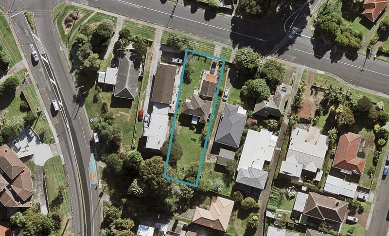 5 COLLEGE RD, Northcote, Auckland - Carousel 1