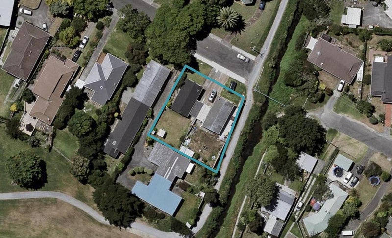 31A Tui RD, Raumati Beach, Raumati Beach - Carousel 1