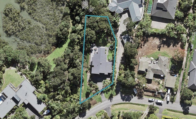 16 Oscar Road, Greenhithe, Auckland - Carousel 1